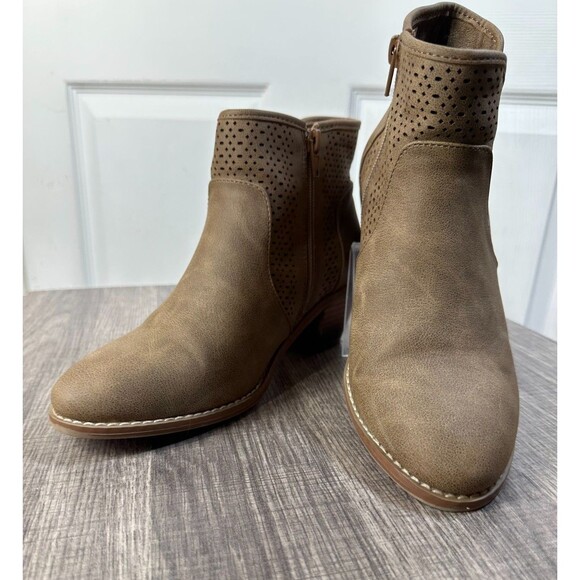 Rocket Dog Ankle Boots women's 7.5Med Tan Faux Leather Zip Side 2in Heel - Picture 1 of 16